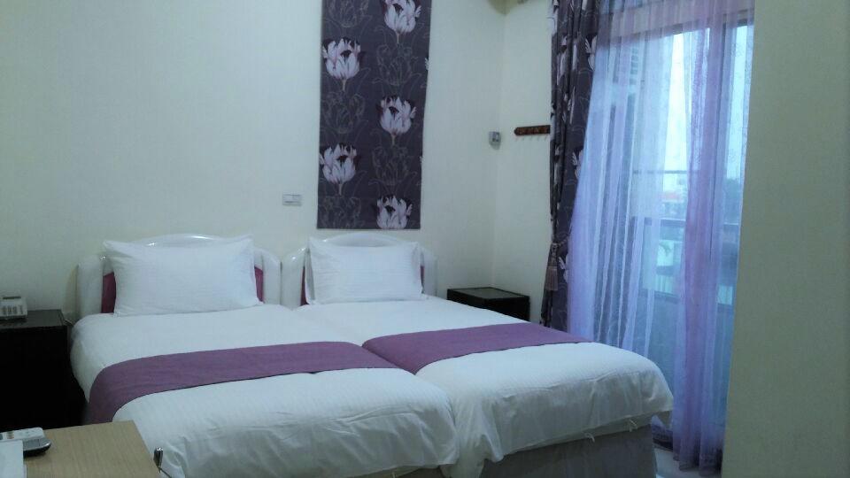 הואליין סיטי Xin Jing Zhan Homestay מראה חיצוני תמונה